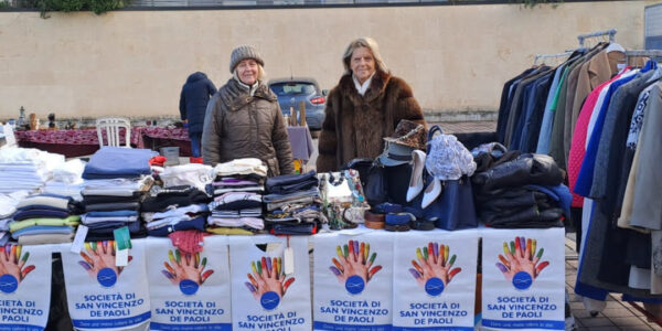 Mercato abiti Cremona Mercato abiti Cremona