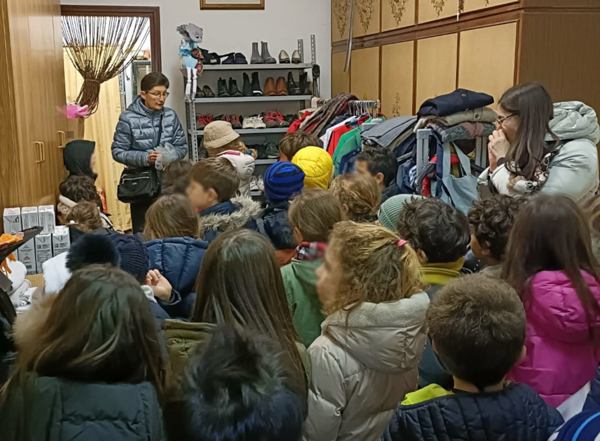 Visita e bei disegni di bimbi e bimbe della scuola Borgo San Pietro